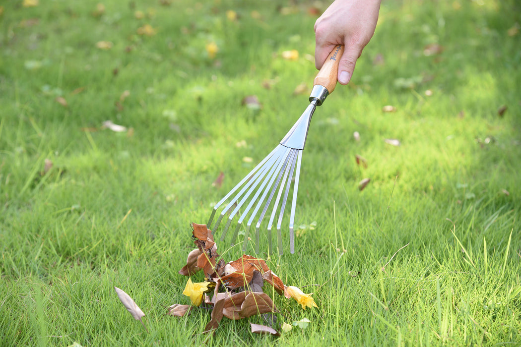 Stainless Steel Hand Rake with Bamboo Handle